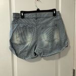 Adam Levine Shorts   Photo 1