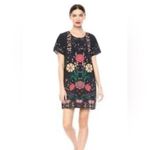 MINK PINK  Wisdom Tee Short Sleeve Shift Dress floral Size M Photo 1