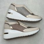 Kenneth Cole  Women’s Fiona Wedge Sneakers- Cream Colored- Size 8.5- new in box Photo 8