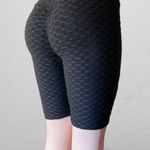 Scrunched up butt lifting leggings TikTok yoga shorts Size M Photo 0