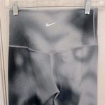 Nike  One Dri-Fit 7/8 Leggings in Shades of Grey Photo 4