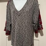 Daytrip Vneck top sz M Photo 2