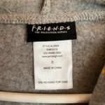 Friends Pullover Cropped Hoodie Sweatshirt Women’s‎ Size Small Lightweight Gray Photo 2