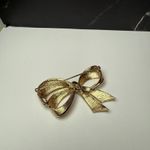 Avon Ribbon Bow Shape Rhinestone Brooch Pin Christmas Holiday Gold Tone Signed Photo 6