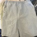 FINAL MARKDOWN Ladies pinstripe shorts 14 Photo 0