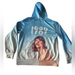 Taylor Swift 1989 themed Women's Hoodie size small Blue Photo 1