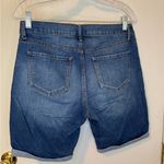 Old Navy Women's Blue Denim Shorts Bermuda Length Size 6 Photo 1