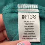 FIGS  Environmentally Awesome Collection Size Medium Green Scrub Top Photo 5