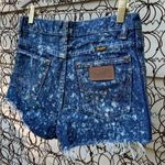 Wrangler Vintage “star splatter” frayed jean short Photo 4