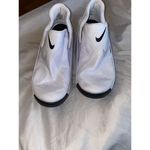 Nike  Go FlyEase Sneakers Women's 10.5 White Black Running Shoes DR5540-102 S47 Photo 1