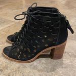 Gianni Bini Black Suede Leather Laser Cut Lace-Up Ankle Booties Size 8M Photo 10