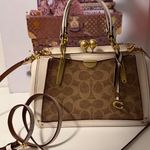 Coach  Brown Canvas White Leather Kiss lock dreamer 21 Shoulder Crossbody Bag Photo 1