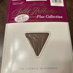 Hanes  Silk Reflections Queensize Sandalfoot Pantyhose Barely‎ There 3X Photo 0