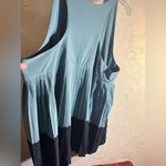 Athleta  NWT Swing Forward pleated tank, size 1X turquoise and black, vneck Photo 5