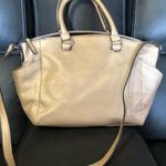 Jaclyn Smith  bag   Photo 1