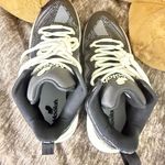 Moolah Kicks Women's Neovolt Pro v2 Medium Width Basketball Shoes, Size 8 Photo 4