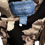 Vera Wang Simply Vera  Black and White Floral Sleeveless Blouse Photo 4