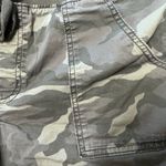 Sonoma  Goods For Life Elastic Waist; roll up tab; camouflage shorts size 14 Photo 3