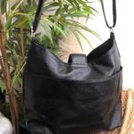 2000s Y2K Gothic Grunge Black manmade pebbled leather shoulder hand bag purse o ring silver hardware. Adjustable straps, can also be a crossbody Measurement in pics #whimsygoth #gorpcore #subverse #emo Photo 2