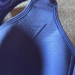Gymshark Lightweight High Support Sports Bra Dark Blue
Size Small Photo 3