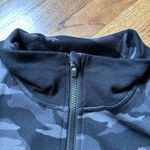 Athleta  Triumph Full Zip Jacket Black Camo Sz 1X Photo 3