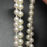 Women’s vintage dainty set of 2 white/pink faux pearl beaded bracelets‎ one size White Photo 5