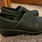 Easy Street Black Nursing Clogs Photo 0