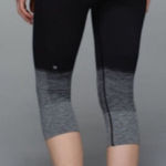Lululemon Womens Seamlessly Street Crop Hombre Black Grey Size Small Active Yoga Photo 0