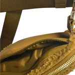 Lululemon Everywhere Belt Bag
Fleece Photo 9