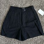 & Other Stories Tailored Shorts in black, size 2 Photo 4