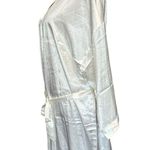 Women's white Bride kimono robe size L/XL, new no tags Gold Photo 4