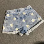 PacSun Denim Jean Mom Shorts With Daisies! So cute Size 24 Photo 5