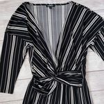 EXPRESS B&W stripe 3/4 sleeve jumpsuit w/front knot tie sz M Photo 3
