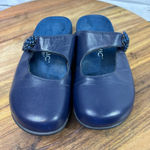 Vionic Women's  Navy Leather Beaded Mules & Clogs Size 7 Photo 0