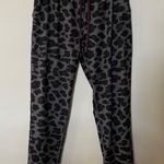Lululemon RARE Women’s 4 Jet Crop Slim Pants Cherry Cheetah Gray Black. Photo 1