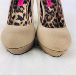 Betsey Johnson BETSY JOHNSON | Tan Lace Heels Photo 2