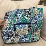 Vera Bradley Tote Bag Photo 1
