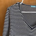 J. McLaughlin  Navy Blue &‎ White Striped Knit V-Neck Pullover Sweater Top XL Photo 2