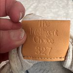 New Balance 327 sneaker in the "Sea Salt with Rust Oxide" Women's sz 6 Photo 4