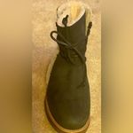 UGG  leather and shearling ankle boots size 9. New Photo 4