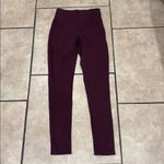 Vuori  Burgundy High Rise Back Pocket Legging Photo 3