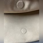 Simply Noelle  Crossbody Hand Bag Purse Adjustable Strap Tan Zipper Front Pocket Photo 2