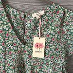 Entro  size‎ small Blooming Details Floral Top In Kelly Green BNWT Photo 2