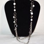 Source Unknown Bodacious Sleek Glam White/Silver Beaded Silver Tone Link Chain Casual Necklace Photo 0