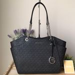 Michael Kors Set Photo 6