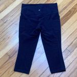 Athleta Salutation Stash Pocket II Capri Size M in navy Photo 4