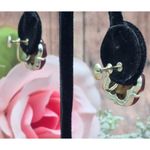 None Beautiful Vintage Gold Tone Red Flower Screw Back Clip On Earrings Photo 4