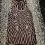 Lululemon Womens sz4 tank top Photo 0
