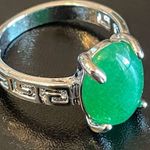 Green jade silver ring size 8.5 Photo 1