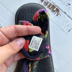 Sanuk  yoga sling sandals black flower design Photo 3